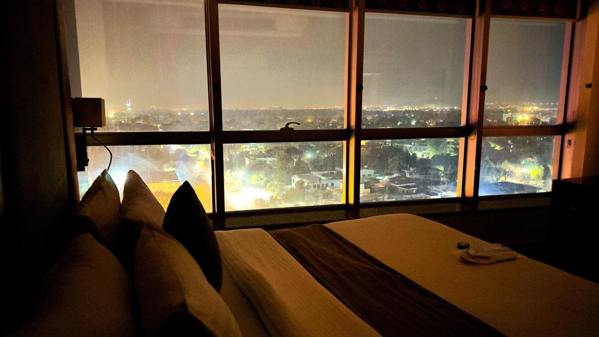 Centaurus Apartments イスラマバード エクステリア 写真